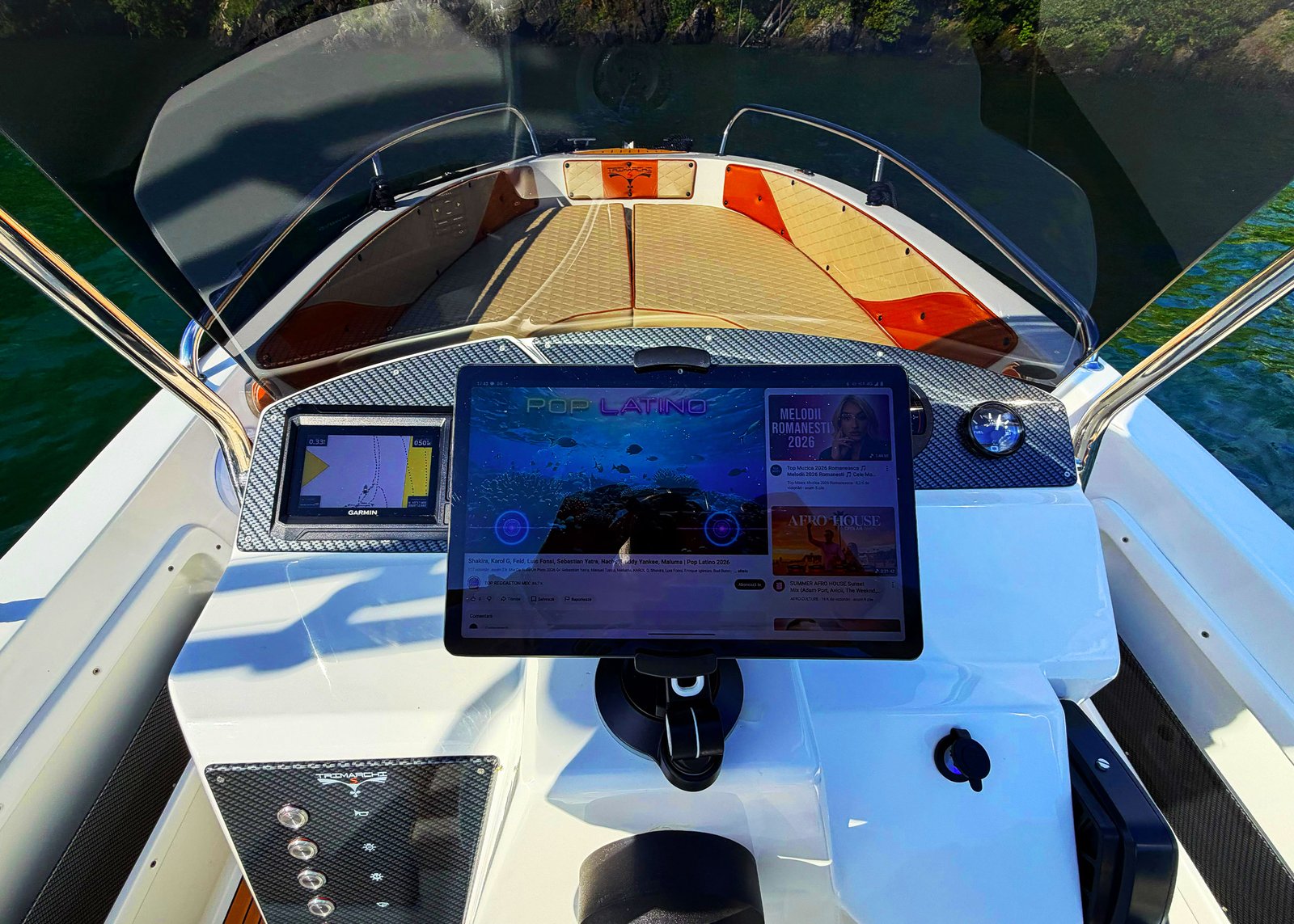 ary-como-boats-self-drive-lake-como-hd-3